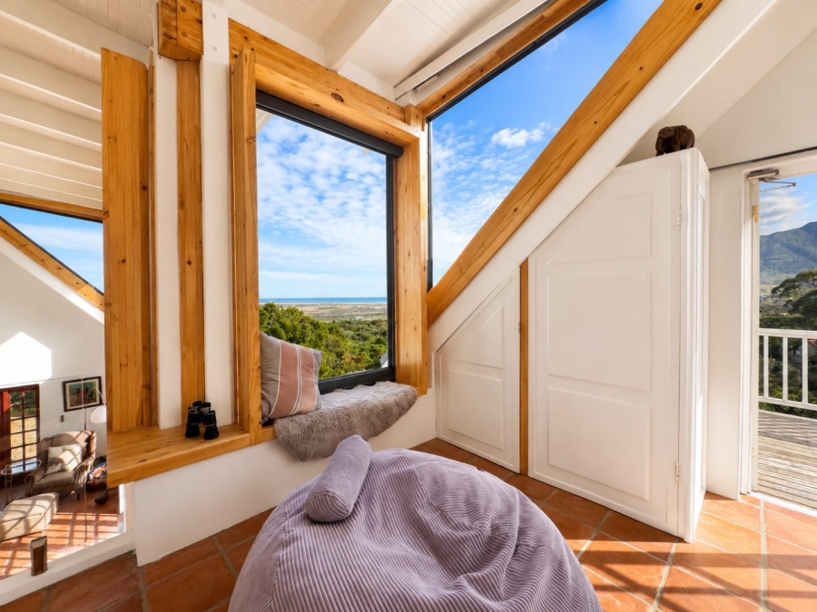 To Let 2 Bedroom Property for Rent in Crofters Valley Western Cape